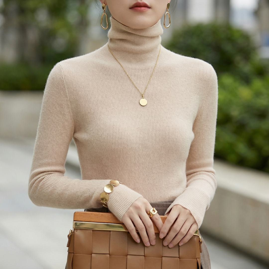 Women's Aria Cashmere Turtleneck in White | Invictora.com