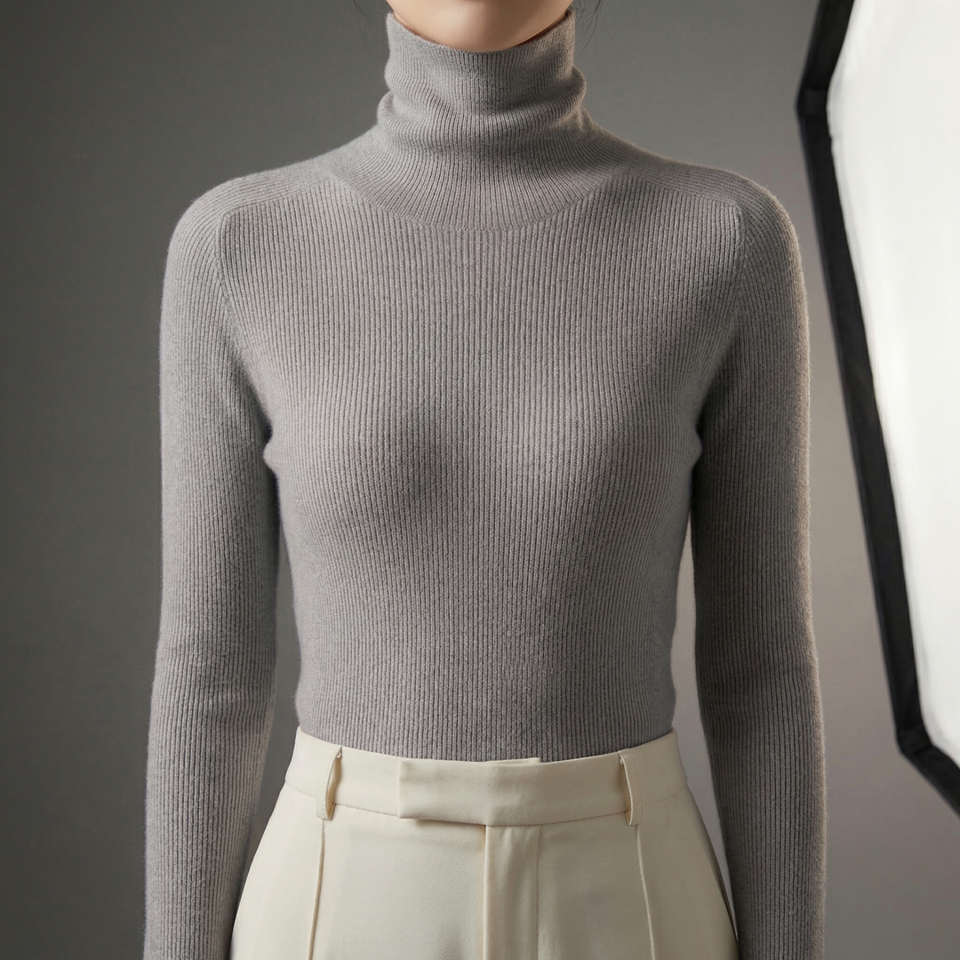 Women's Mila Cashmere Turtleneck in Red | Invictora.com