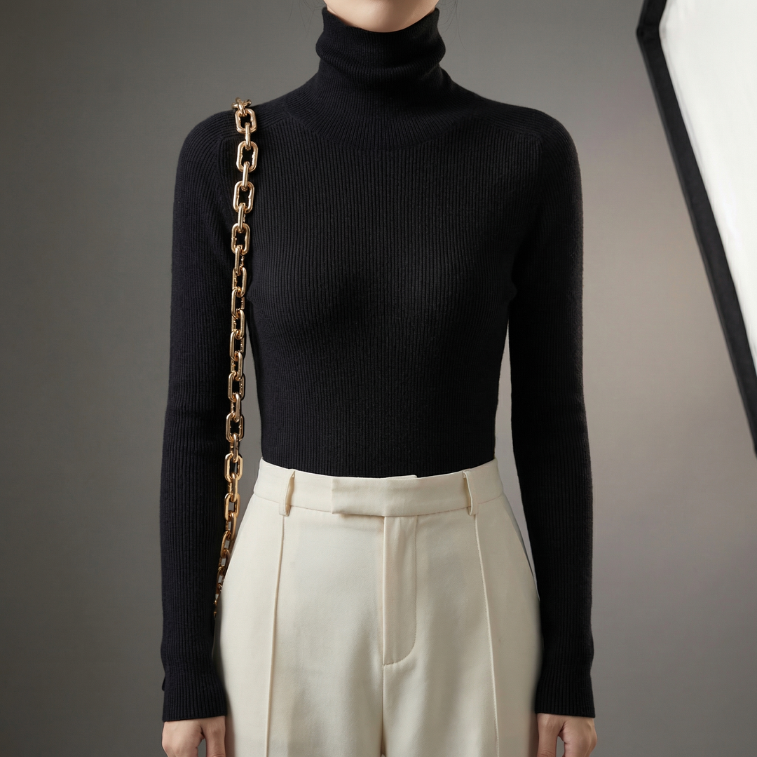 Women's Mila Cashmere Turtleneck in Red | Invictora.com