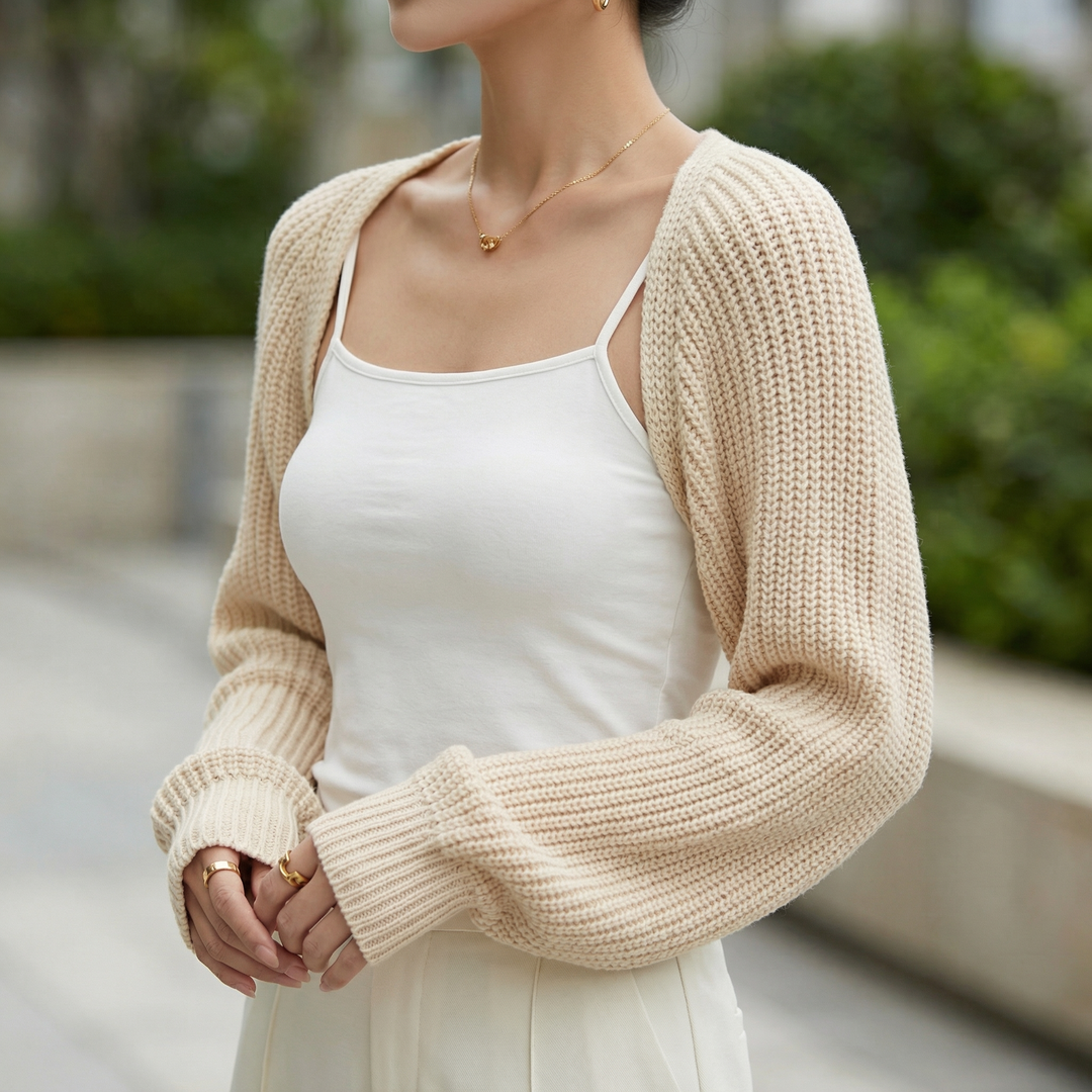 Women's Carmen Ribbed Knit Shrug in White | Invictora.com