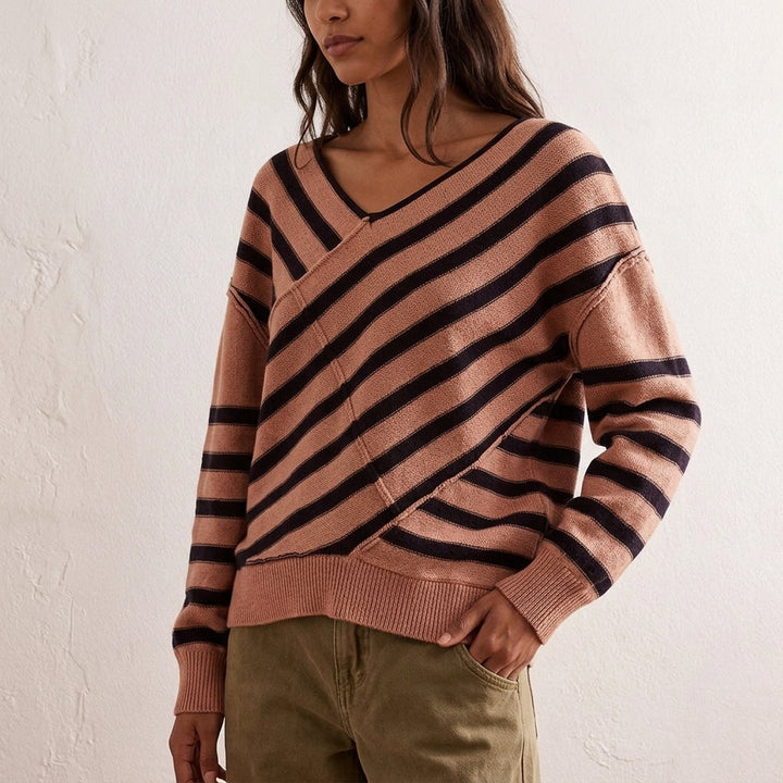 Women's Brooklyn Merino Pullover in Blue | Invictora.com