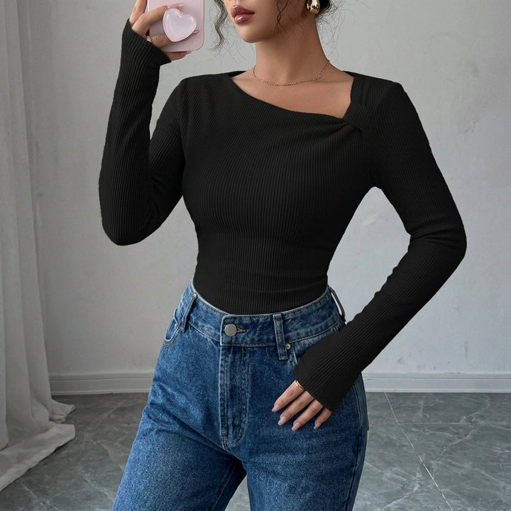 Women's Aveline Pleated Top in Cream | Invictora.com