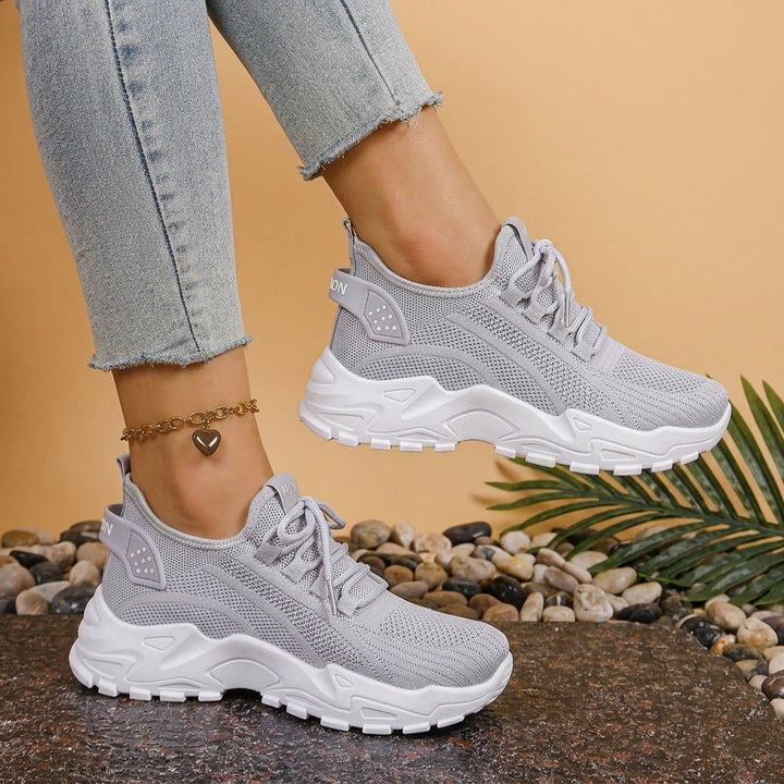 Women's Maica Arch Support Sneakers product image | Invictora.com