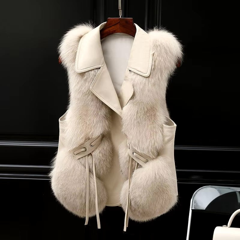 Women's Lumiére Faux Fur Gilet | Invictora.com