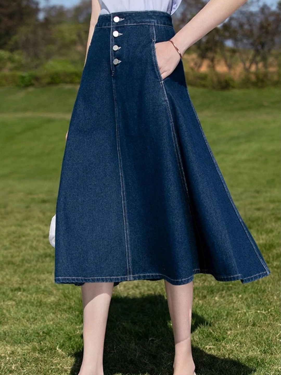 Women's Vintage High-Waisted Denim Midi Skirt product image | Invictora.com