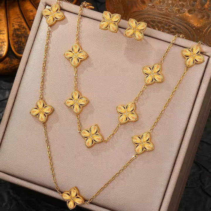Women's Amara Halo in Gold | Invictora.com