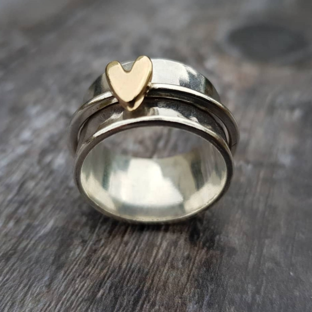 Women's Heartbeat Ring | Invictora.com
