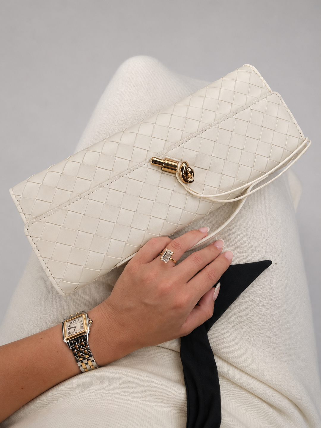 Women's Woven Leather Look Clutch Bag – Timeless Elegant Design in Pink | Invictora.com