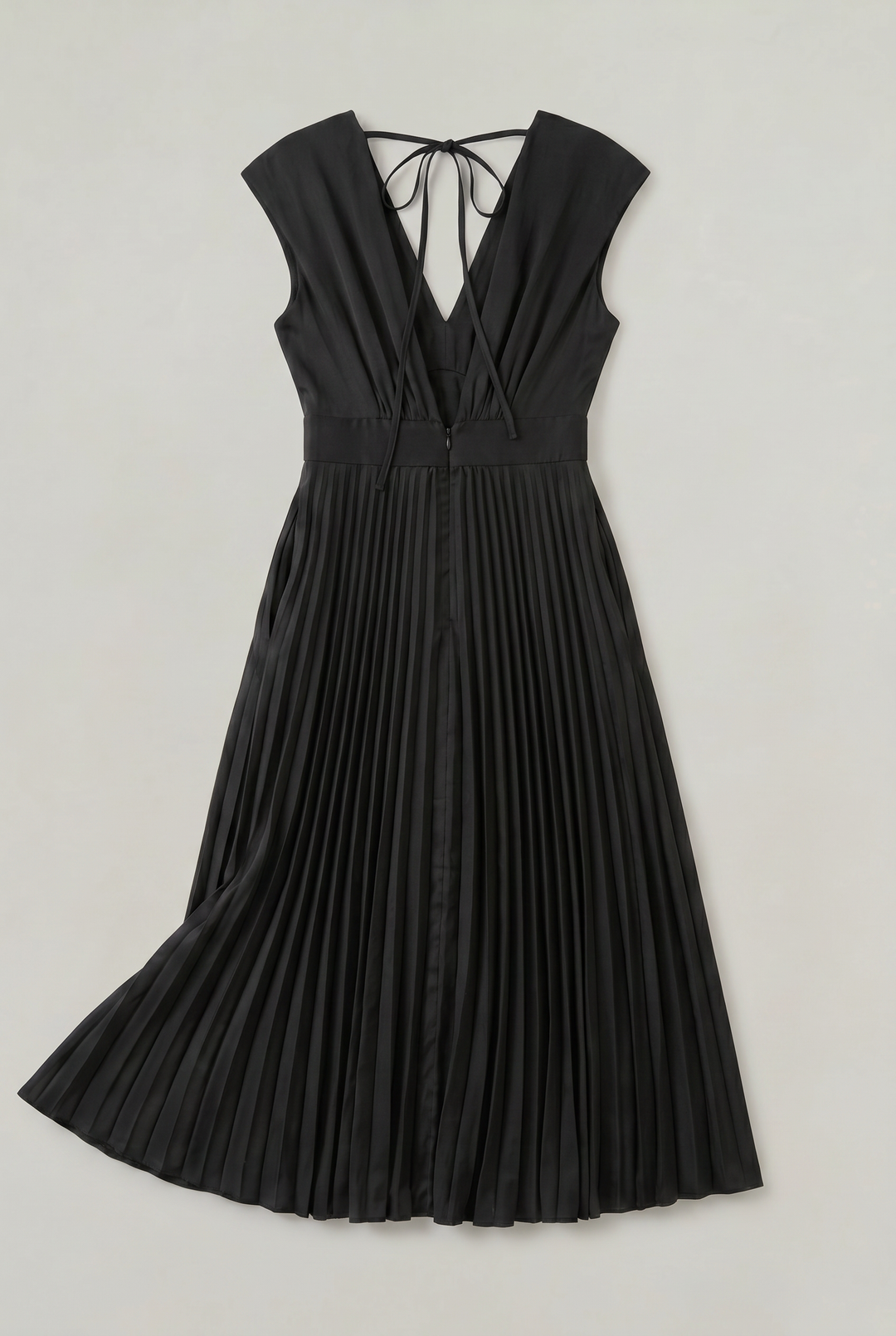 Women's Pleated Midi V-Neck Wedding Guest Dress in Blue | Invictora.com