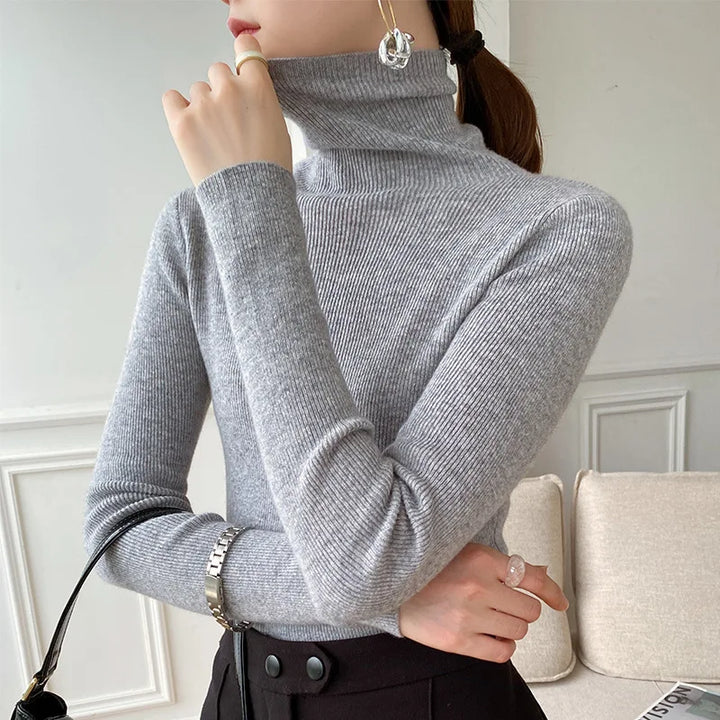 Women's Camille Cashmere Turtleneck | Invictora.com