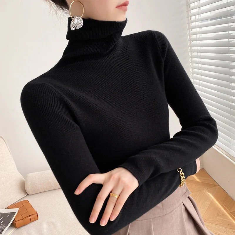 Women's Camille Cashmere Turtleneck in Rosewood Blush | Invictora.com