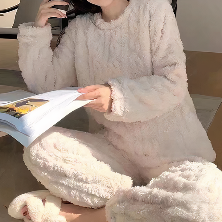 Women's Warm Fleece Pajama Set for Women in Pink | Invictora.com