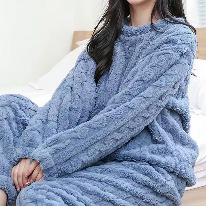 Women's Warm Fleece Pajama Set for Women in Pink | Invictora.com