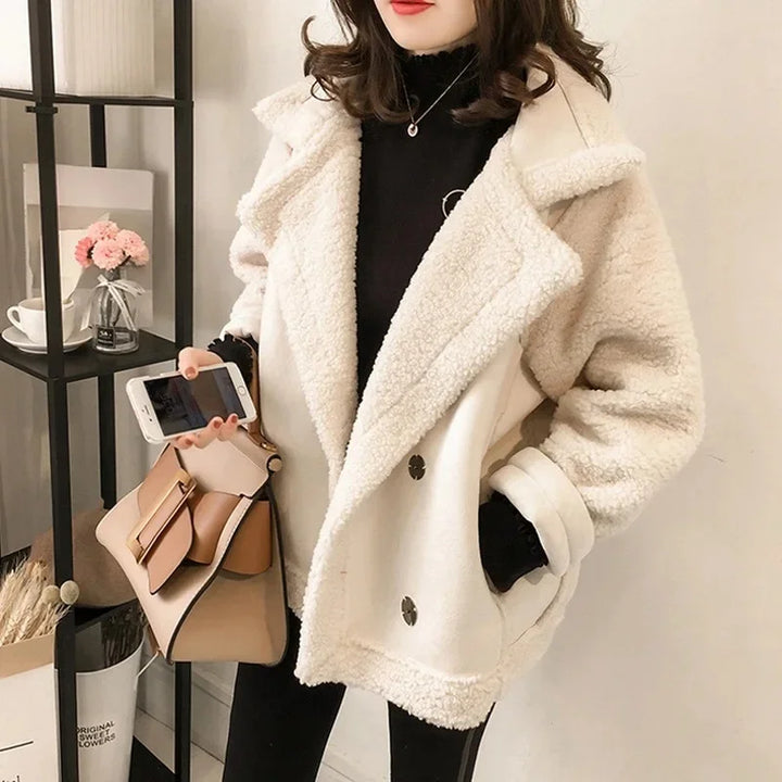Women's Élodie Shearling Jacket in Mocha | Invictora.com