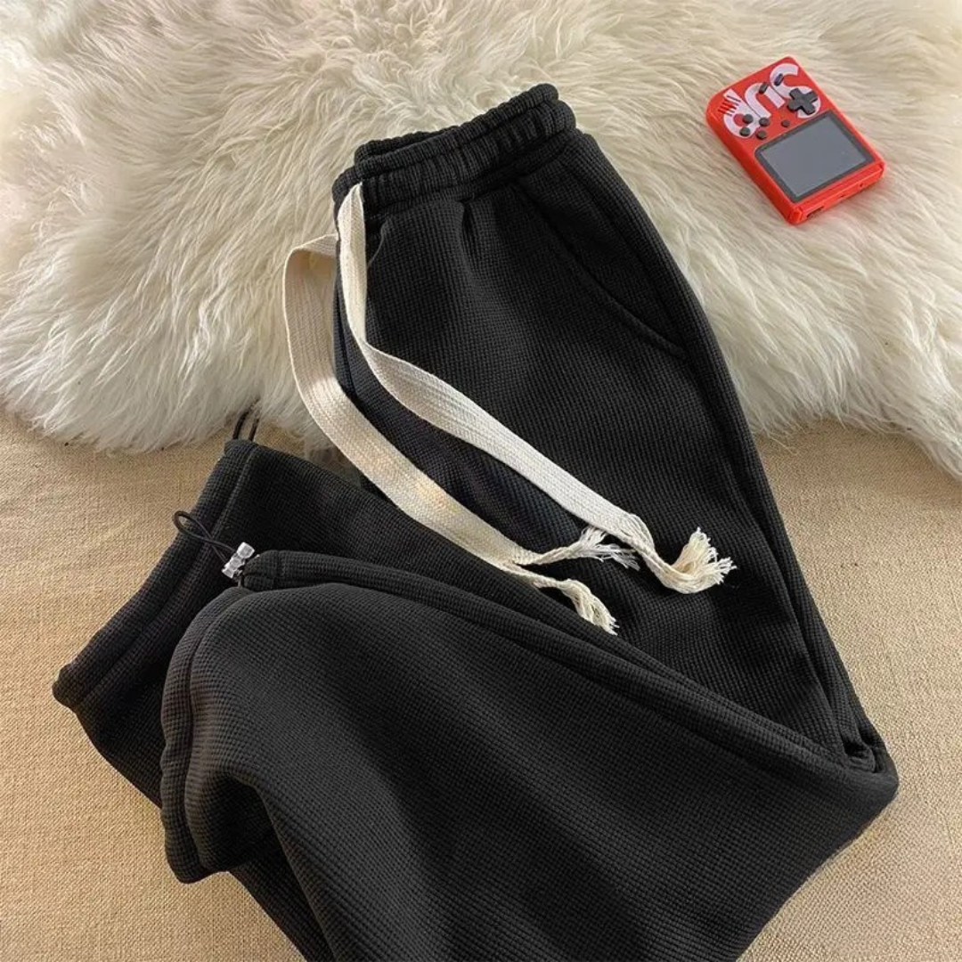 Women's Aria Fleece-Lined Lounge Pants in White | Invictora.com