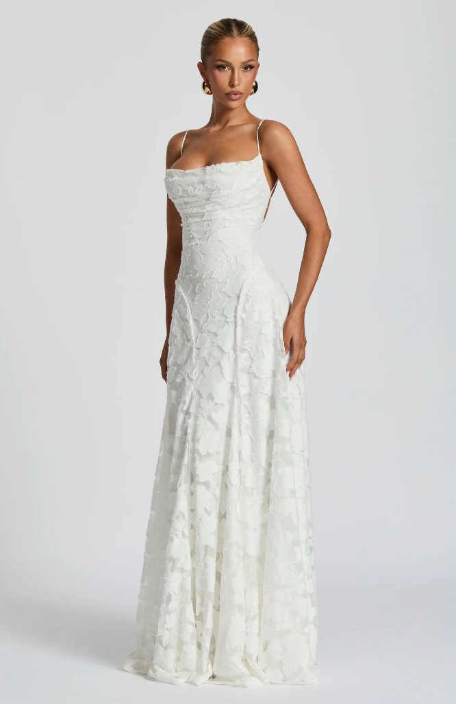 Women's Selvira - Elegant Lace Maxi Evening Dress product image | Invictora.com
