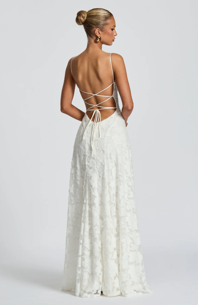 Women's Selvira - Elegant Lace Maxi Evening Dress product image | Invictora.com