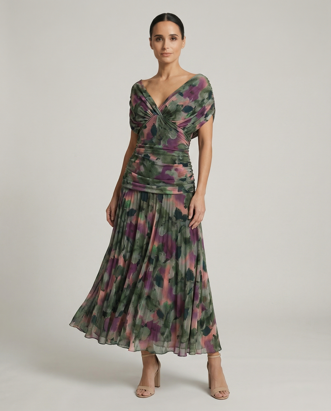 Women's Gradient Pleated Maxi Dress - Elegant Flowing Silhouette product image | Invictora.com