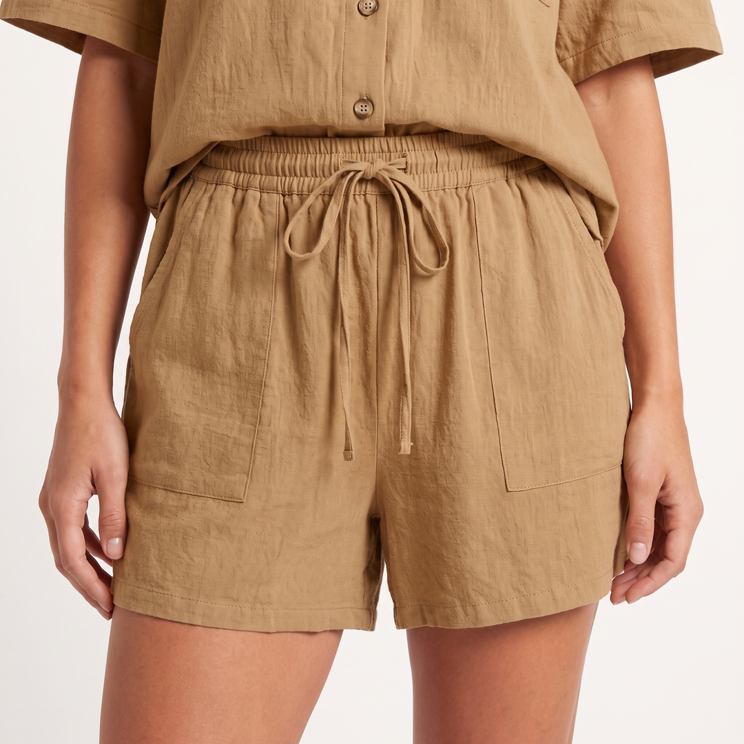 Women's Maeve Women's Co-Ord Set – Shirt & Shorts Short-Sleeve Camp-Collar Two-Piece in Light Brown | Invictora.com