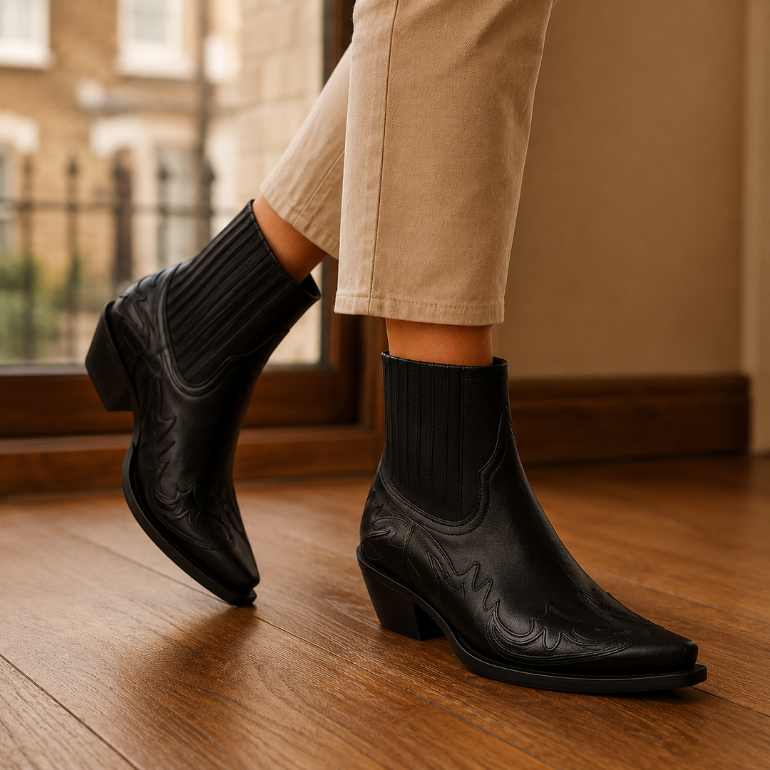 Women's Bartoli Western Boots in Black | Invictora.com