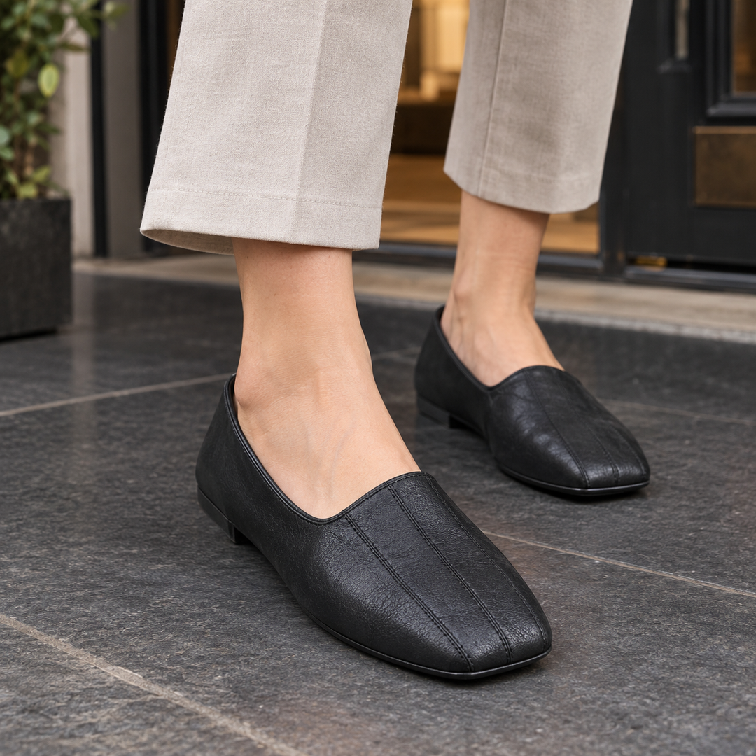 Women's Bentivoglio-Napoli Slip-On Loafers in Black | Invictora.com
