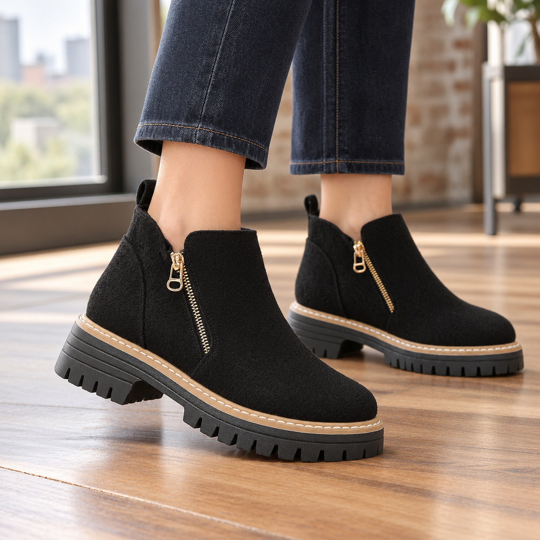 Women's Zanetti-Como Zip Ankle Boots in Black | Invictora.com