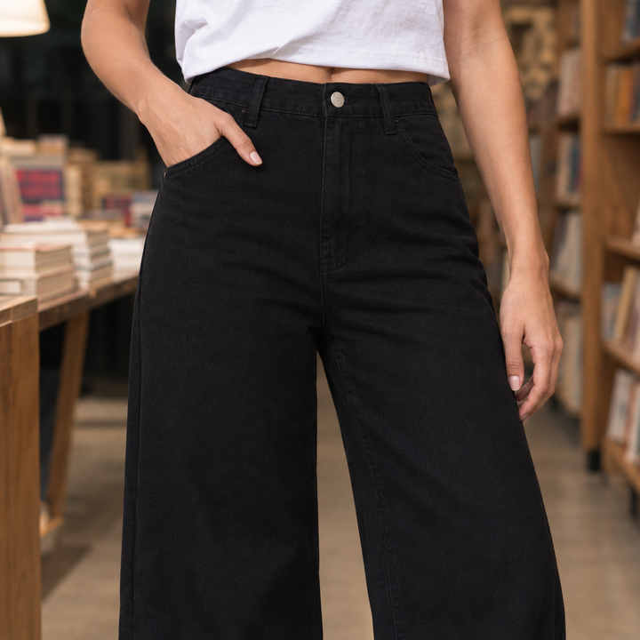 Women's Charlize Wide Leg Jeans in Black | Invictora.com