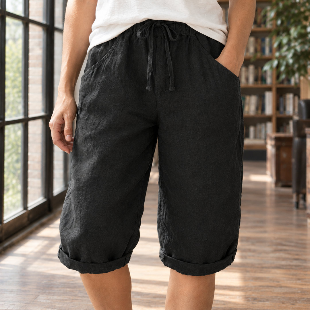 Women's Olympia-Louise Relaxed Capri Pants in Black | Invictora.com
