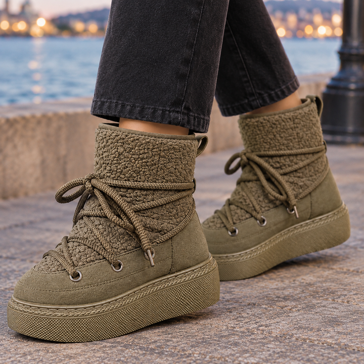 Women's Badoer-Garda Platform Snow Boots in Green | Invictora.com