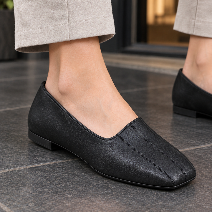 Women's Bentivoglio-Napoli Slip-On Loafers in Black | Invictora.com