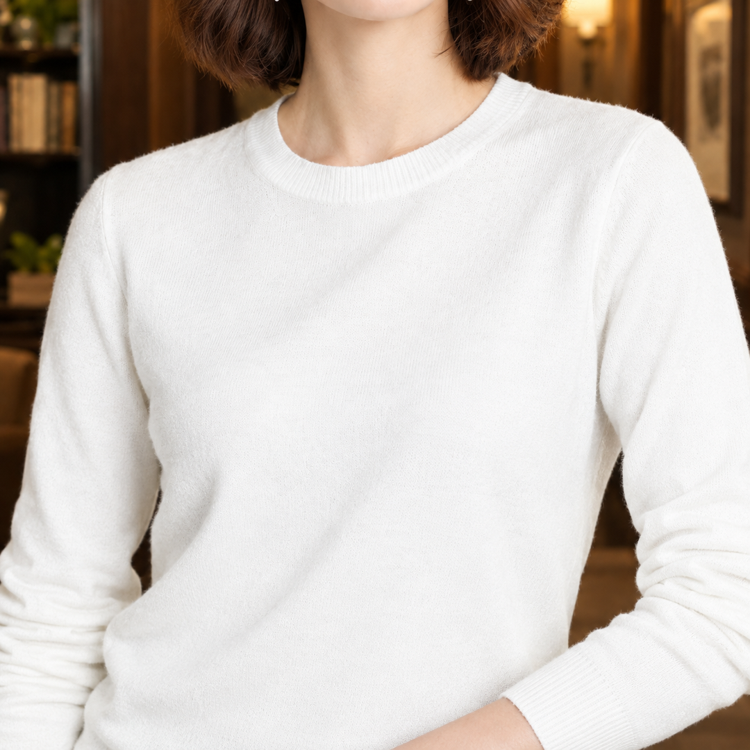 Women's Severine Crew Neck Sweater in White | Invictora.com