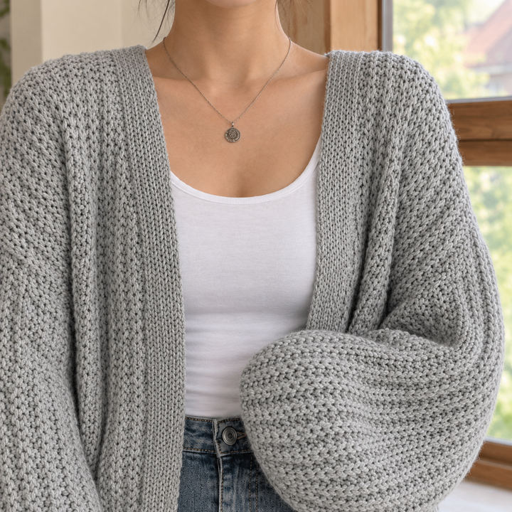 Women's Madeleine-Eve Chunky Cardigan in Gray | Invictora.com