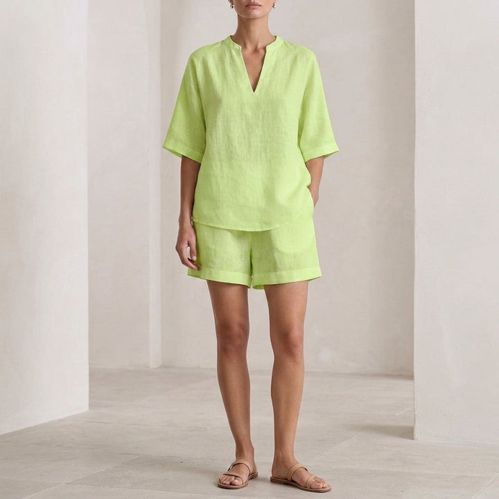 Women's Alessia Relaxed Set in White | Invictora.com
