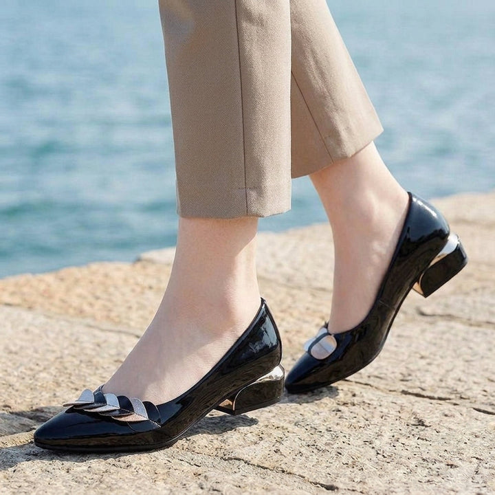 Women's Sienna Pointed Block Heels in Black | Invictora.com