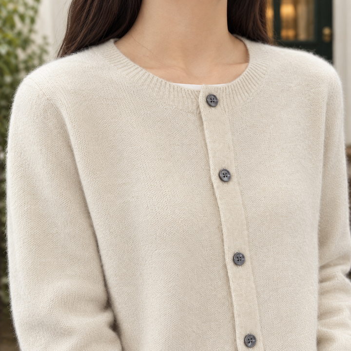 Women's Isabeau-Eve Wool Cardigan in Cream | Invictora.com