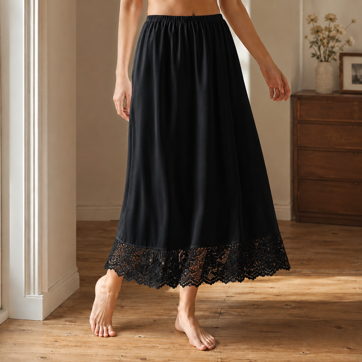 Women's Anouska Lace Skirt in White | Invictora.com