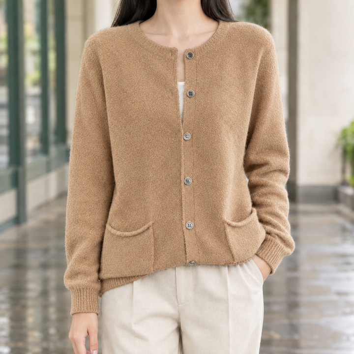 Women's Carina-Mae Pocket Cardigan in Black | Invictora.com