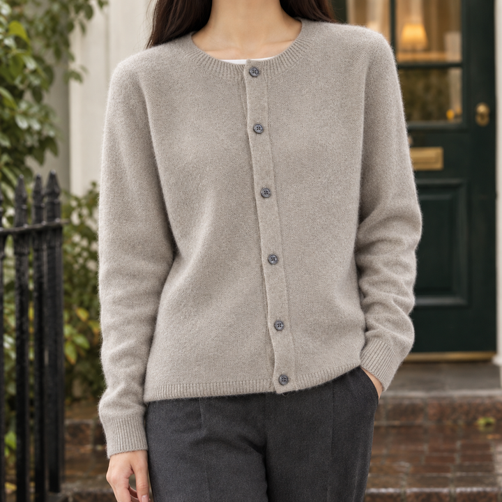 Women's Isabeau-Eve Wool Cardigan in Cream | Invictora.com