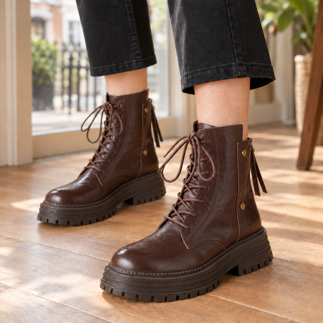 Women's Caprera-Arezzo Lace-Up Boots in Black | Invictora.com