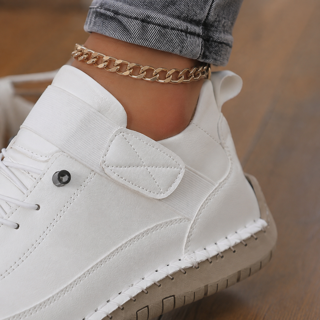 Women's Ravello Elastic Lace Sneakers product image | Invictora.com