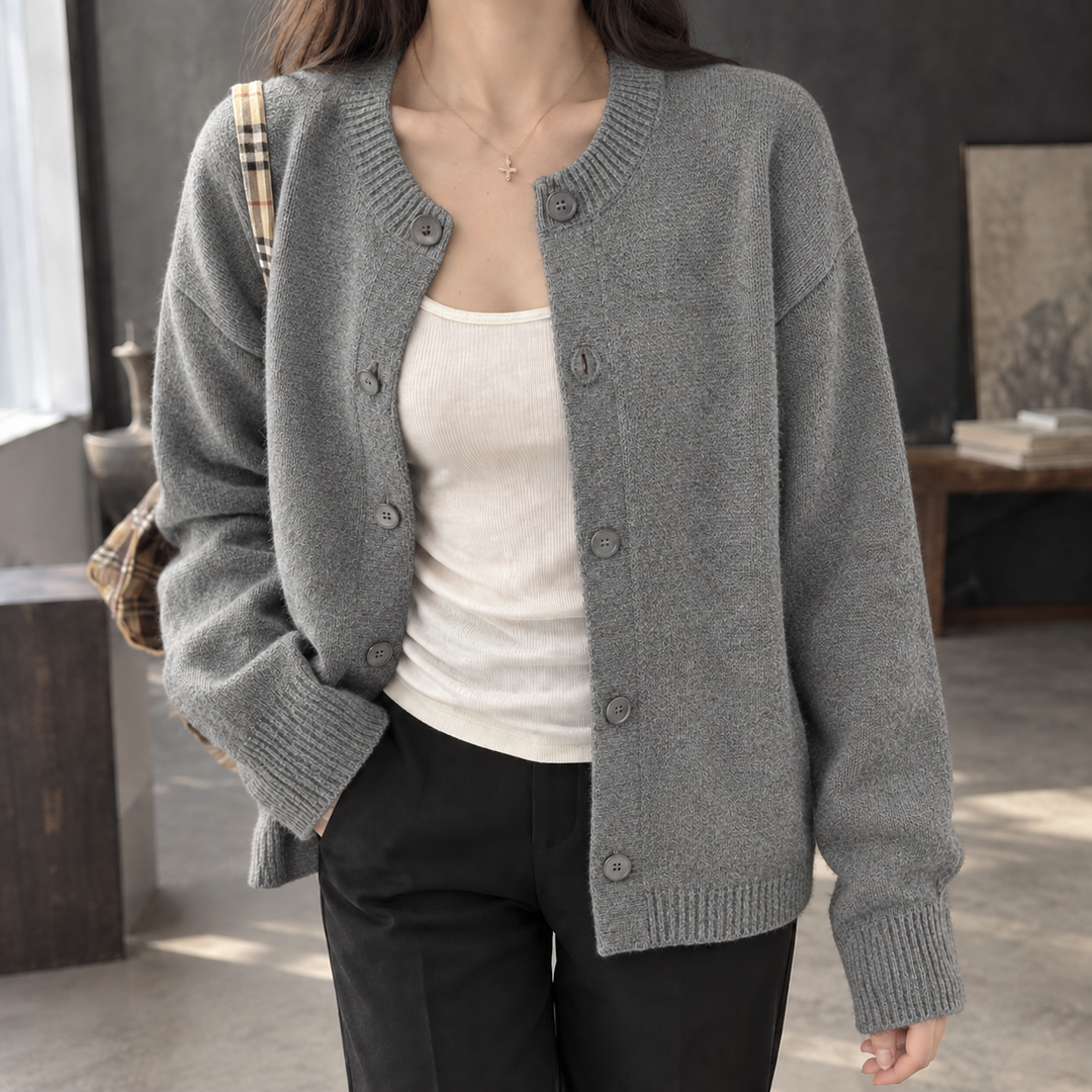 Women's Alma Relaxed Cardigan in Black | Invictora.com