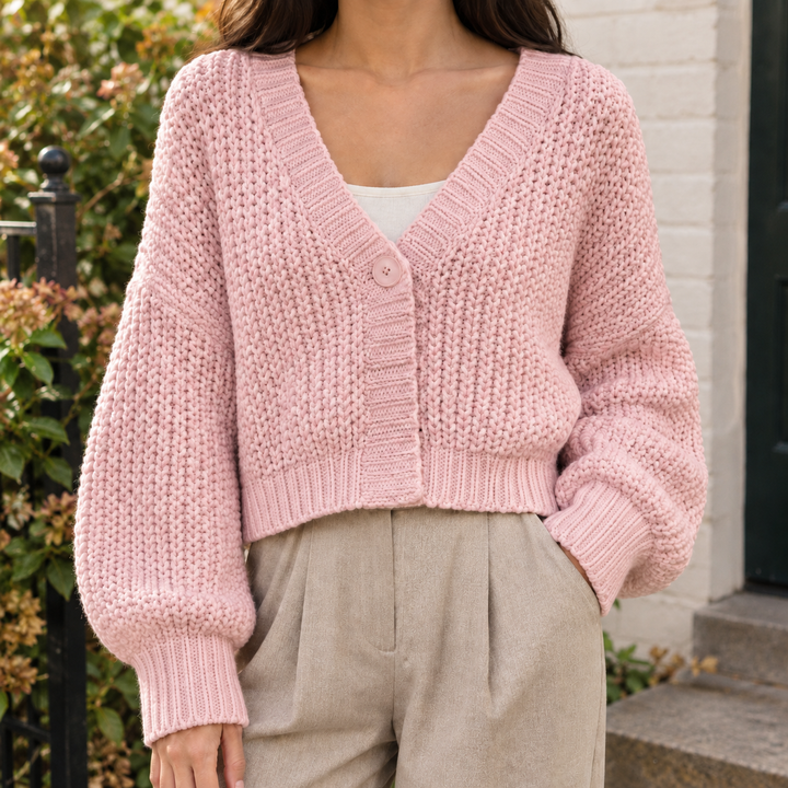 Women's Hildegarde-Mae Chunky Cardigan in White | Invictora.com