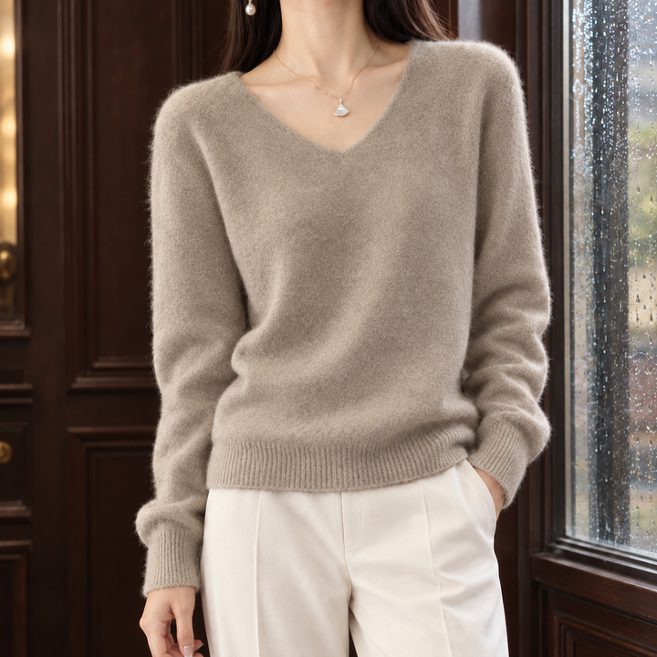 Women's Imogen-Mae V-Neck Sweater in Light Beige | Invictora.com
