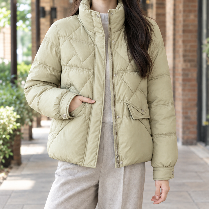 Women's Pomeline-Rose Quilted Jacket in Moonlight Black | Invictora.com