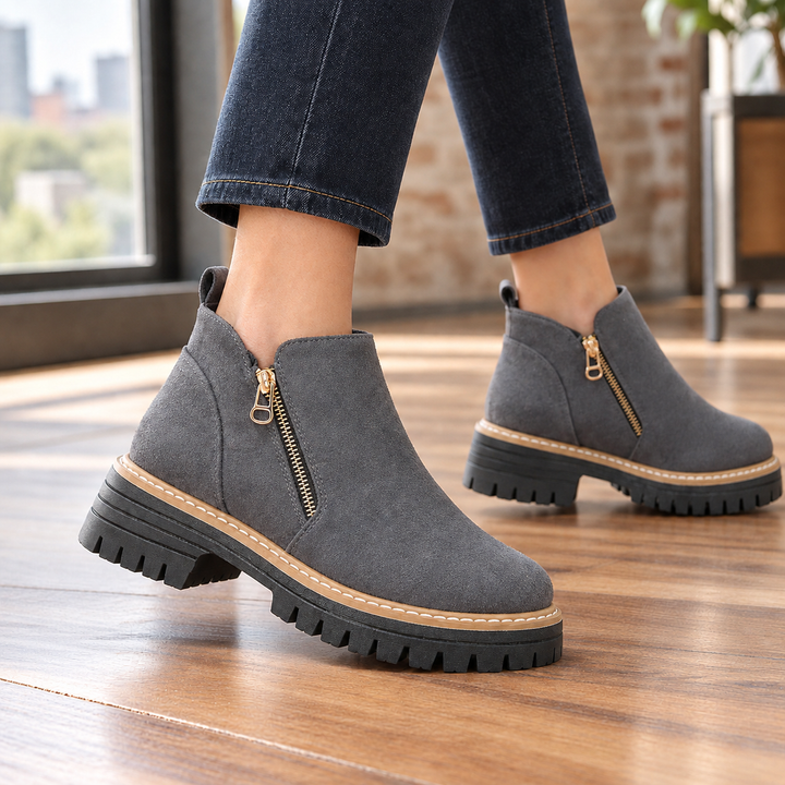Women's Zanetti-Como Zip Ankle Boots in Black | Invictora.com