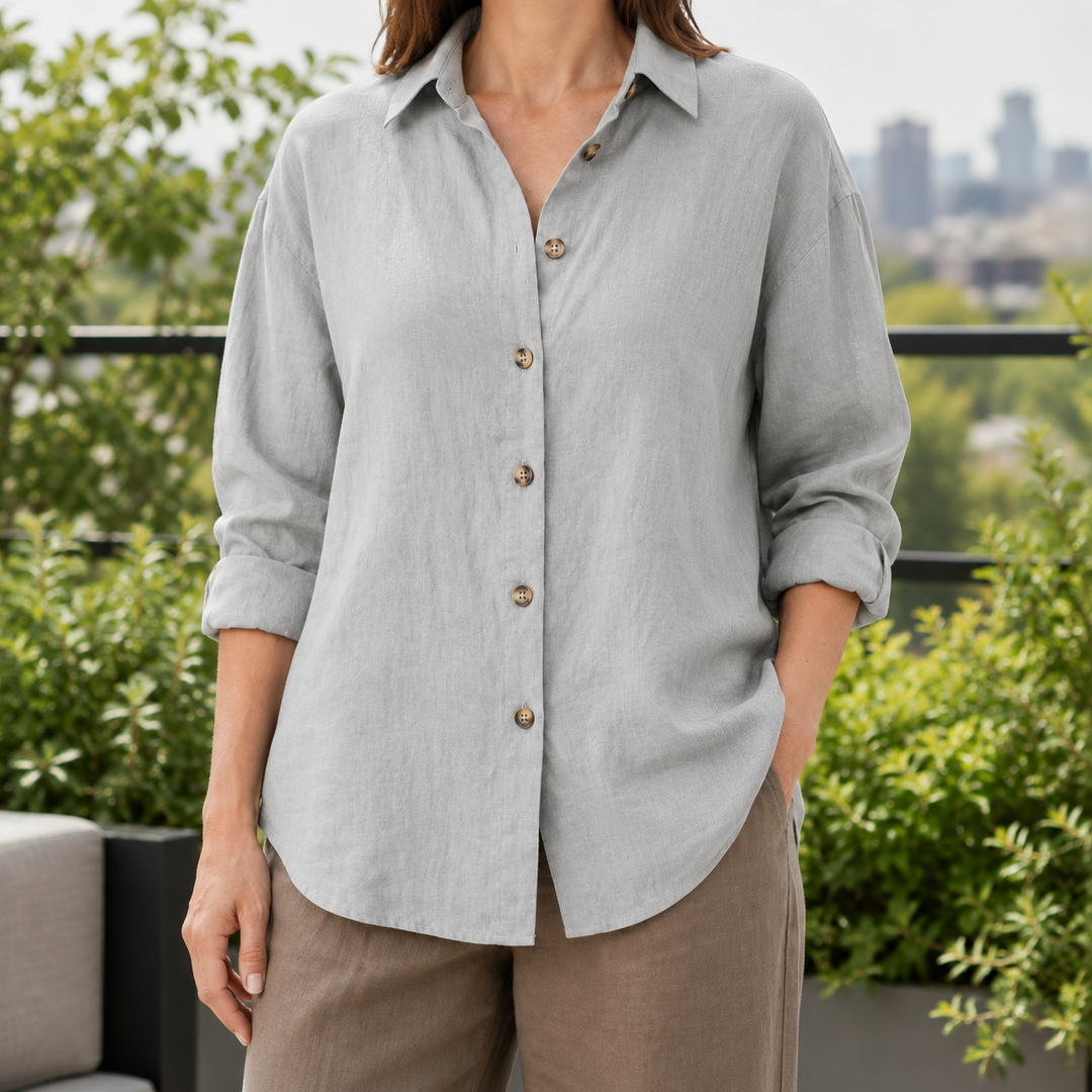 Women's Brigitte-Marie Relaxed Shirt in Black | Invictora.com