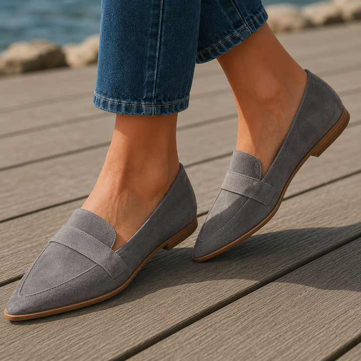 Women's Ravena Orthopedic Loafers in Black | Invictora.com