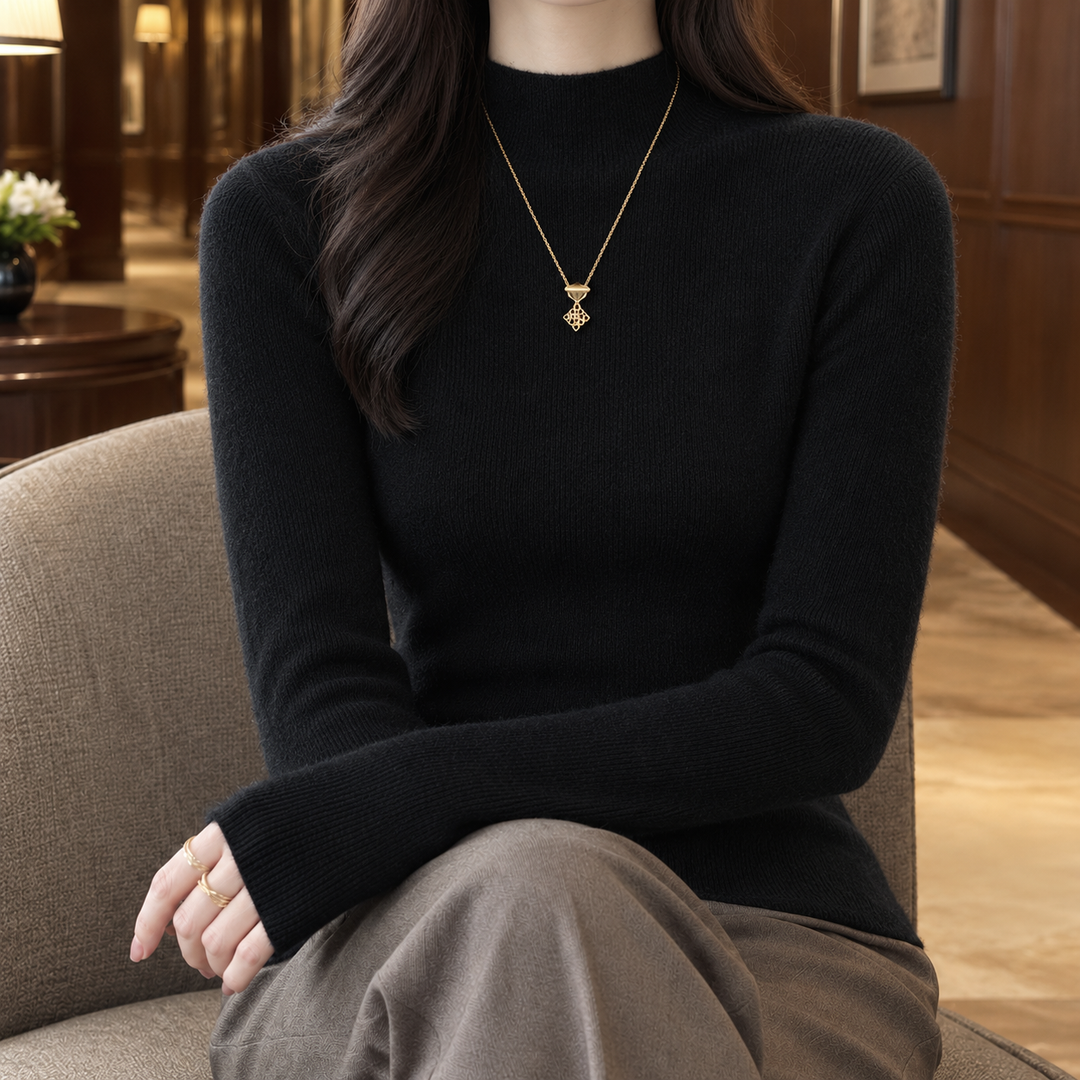 Women's Brigitte-Marie Cashmere Sweater in White | Invictora.com