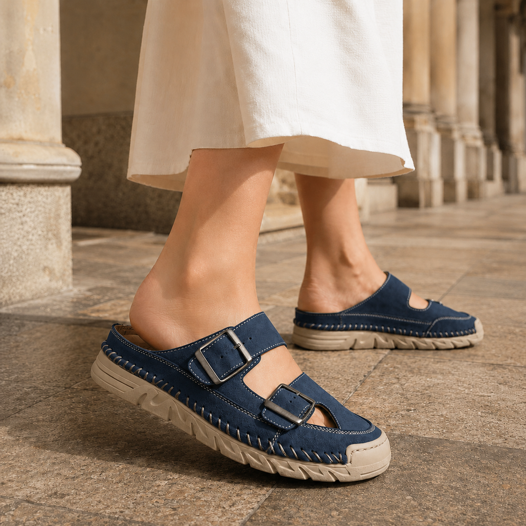 Women's Peretti Buckle Sandals in Green | Invictora.com