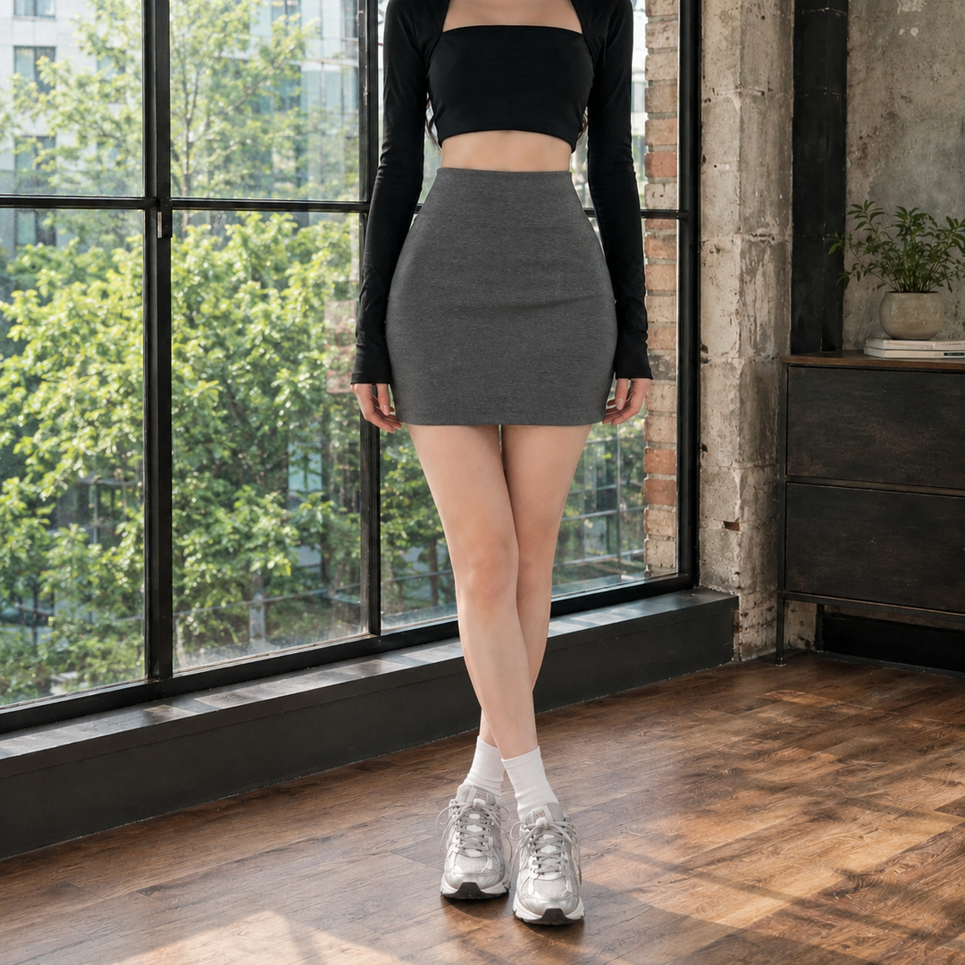 Women's Imogen-Skye High-Waist Mini Skirt in Black | Invictora.com